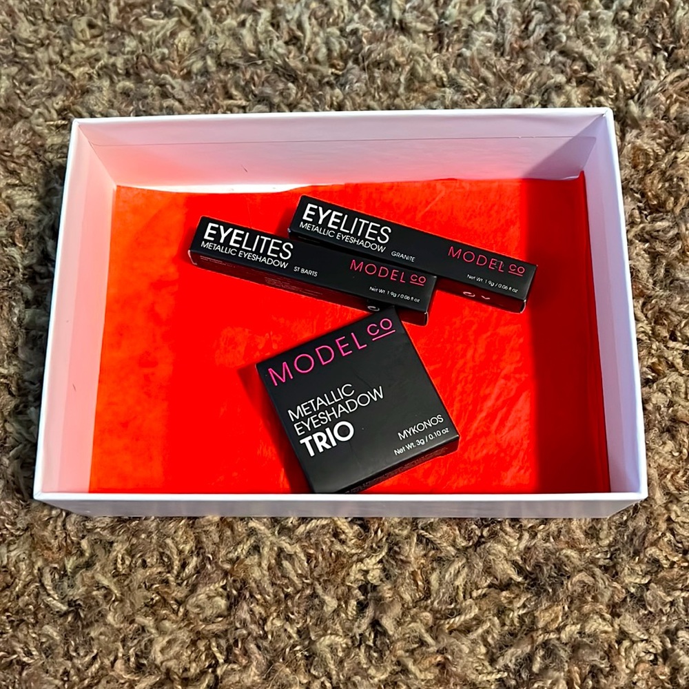 Model Co eye products